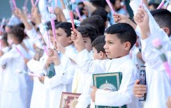 بالأفراح والورود طلبة الدورات الصيفية يحيون ذكرى عيد الغدير الأغر في كربلاء