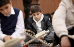 طلبة حفظ القرآن الكريم في كربلاء يتشرّفون بزيارة الإمامين العسكريين (عليهما السلام)