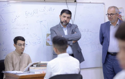 رئيس المجمع العلمي يطلع على سير الدورات القرآنية في قضاء الهندية
