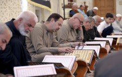 المَجمَع العلمي يُقيم عددًا من الختمات القرآنية في مساجد كربلاء